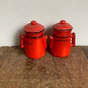 Vintage MCM Retro Red Balck coffee pot‎ salt and pepper shakers